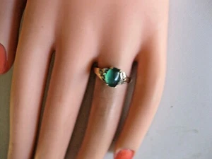 VINTAGE 10K 2-tone YELLOW GOLD RING with NATURAL CHRYSOPRISE & DIAMONDS     - Picture 1 of 4