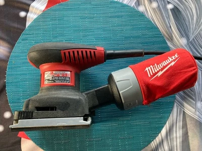 Lijadora de palma de hoja Milwaukee 1/4 6020-21 Foto 1 de 4