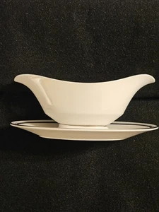 NWOT Lenox China Inc. Oxford Bone China "Lexington" Gravy Boat Made In USA - Picture 1 of 5