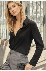 Camisa negra con botones Rhone Mirage para mujer talla M $128 UPF 50 - Imagen 1 de 7