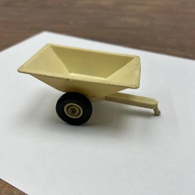 White Lawn Cart Trailer for ERTL Cub Cadet Lawn Mower Tractor Scale Model Part - Image 1 of 4