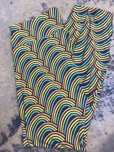 Lularoe Rainbows Background TC Leggings Bright Colors on Black VHTF - Picture 1 of 5