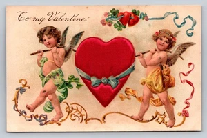 1908 Valentine Cherub Cupids Carry Big Love Blue Bow Silk Heart Antique Postcard - Picture 1 of 2
