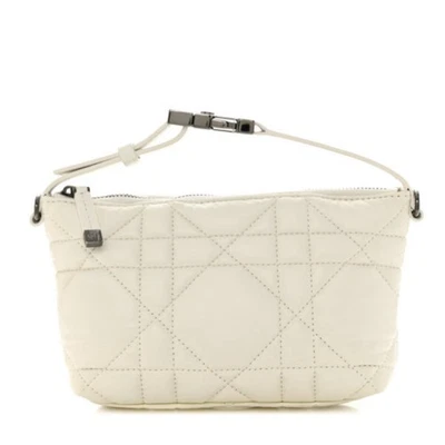 CHRISTIAN DIORCpiel de becerro Macrocannage Pequeño Viaje Nómada Bolsa Latte Foto 1 de 4