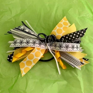 MOÑO DE PELO HECHO A MANO PARA NIÑA - Amarillo/Negro/Blanco - 7" de ancho - con banda elástica - Imagen 1 de 2