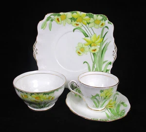 Royal Standard Daffodils Bone China Set - Teacup, Saucer, Sugar Bowl & Cake Plat - Picture 1 of 12