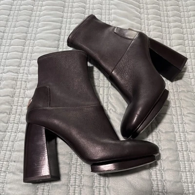 Tory Burch Booties 4.5 Heel Size 8 Black Leather Gold Logo Excellent Condition - Image 1 of 4