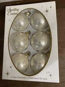 NUEVO Caja de 6 adornos de árbol de Navidad de vidrio color cremoso Sparkling Creations - Imagen 1 de 1