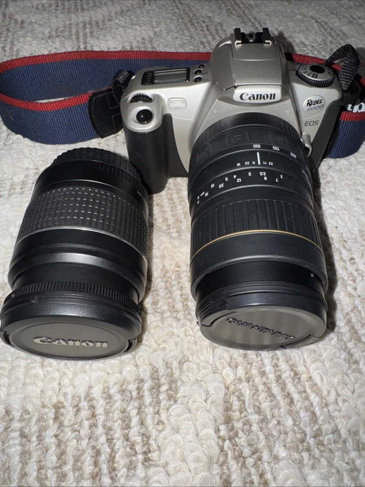 Paquete de cámara Canon Rebel 2000 Eos Foto 1 de 4