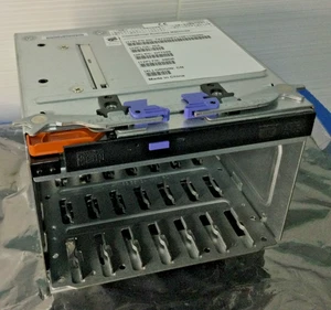 IBM 74Y3308 74Y3357 POWER 720 8202-E4B PLANO POSTERIOR CON JAULA Y CD ROM - Imagen 1 de 5