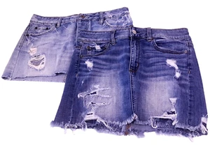 Lotto di 2 minigonne American Eagle Y2K denim donna 6 1 bottone mosca invecchiate - Foto 1 di 17