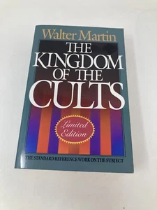 The Kingdom of the Cults Paperback Walter Ralston Martin-VERY GOOD - Picture 1 of 8