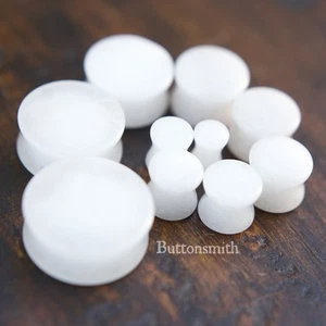 Pair of White Quartz Natural Organic Stone Plugs ear lobe 8g to 1" -13 sizes - Picture 1 of 2