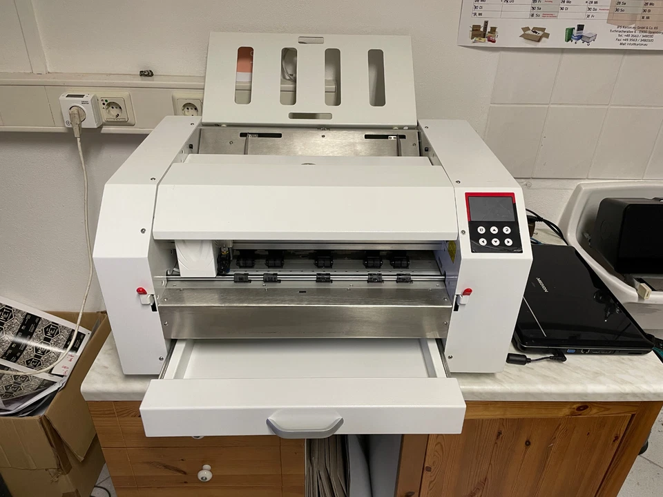 Secabo SC-30 Bogen-Schneideplotter - Bild 1 von 1