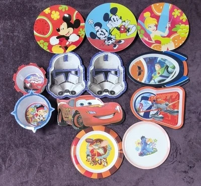 Juego de 10 platos de plástico para servir niños con 2 cuencos personajes Disney de la década de 2000 Foto 1 de 4