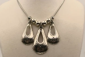 Collar Brighton Caravana Triple Lágrima Tono Plata Firmado - Imagen 1 de 6