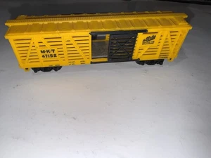 HO Scale The Katy Yellow Boxcar M•K-T 47152 - Picture 1 of 3