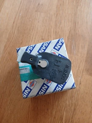 Nissan Primera P10,Genuine 2.0 Rotor Arm,new - Image 1 of 2