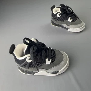 Jordan 4 Retro SE Fear Toddler 6C Black Cement Grey White FV4538-002 Streetwear - Bild 1 von 10