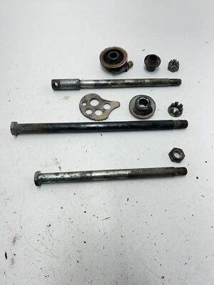 85 1985 Yamaha XT600 Xt 600 OEM ejes brazo oscilante delantero trasero pernos de pivote tuerca Foto 1 de 4