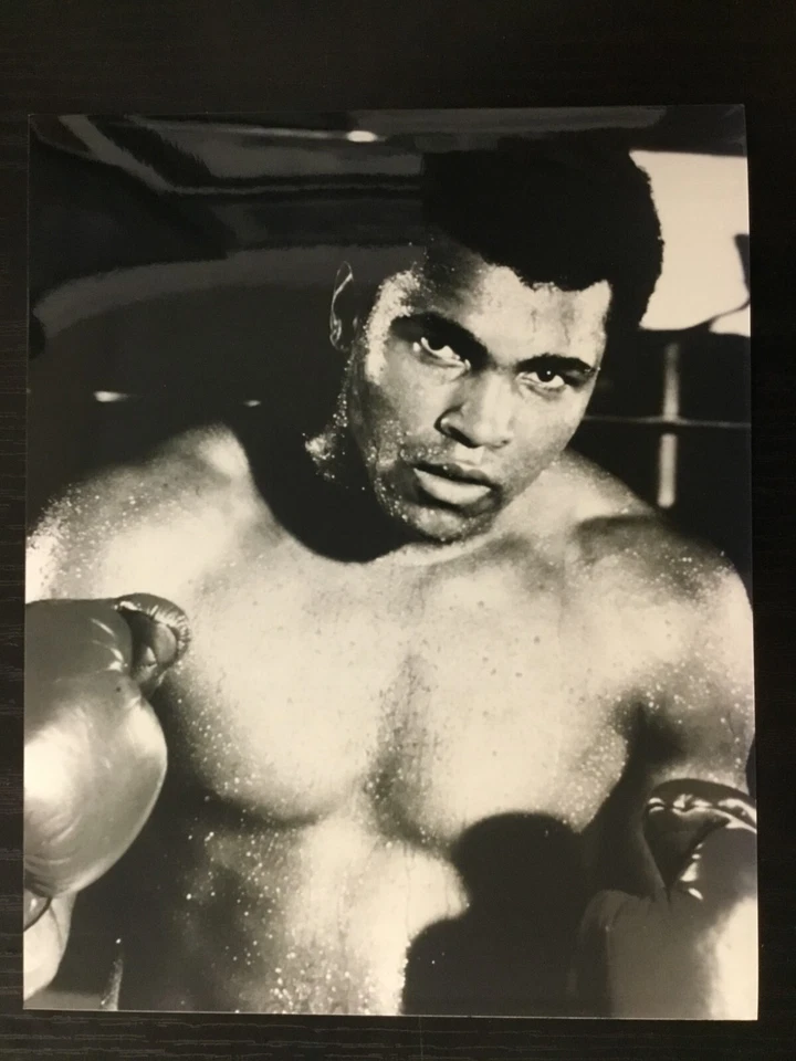 Muhammad Ali Boxer 10 x 8 CBlack and White Photograph - Image 1 of 1