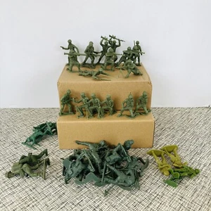 Vintage Army Men Soldiers Mixed Lot of 42pcs Classic Plastic Military Figures - Picture 1 of 6