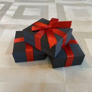 Set Of Three Earring Gift Boxes Grey And Red mcB1 - Picture 1 of 13