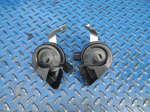 2011-2013 Mercedes W221 S550 S63 AMG Horn Set Pair OEM - Picture 1 of 5