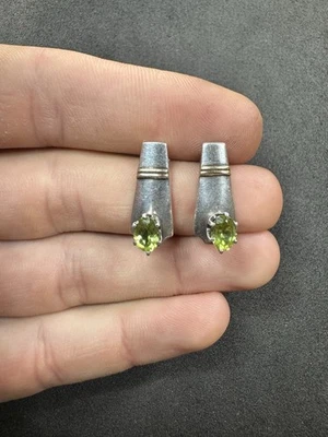 5.9g Navajo P SKEETS Sterling Silver & 14k Peridot Stud Earrings Jewelry lot P - Image 1 of 4