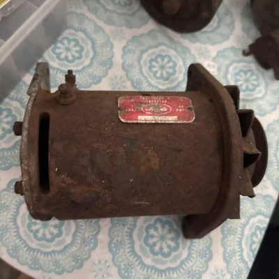 1954-1955 Ford/Mercury 6 Volt Generator - Image 1 of 4