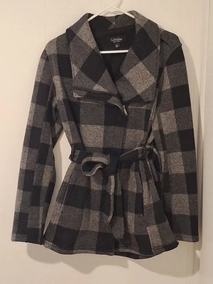 Cafetería negra, gris a cuadros para mujer Med. Chaqueta talla con cremallera, cálida y elegante Foto 1 de 4