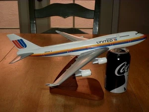 UNITED AIRLINER PASSENGER AIRPLANE, HANDMADE PHILIPPINES, 13"+ WOOD MODEL STATUE - Picture 1 of 9