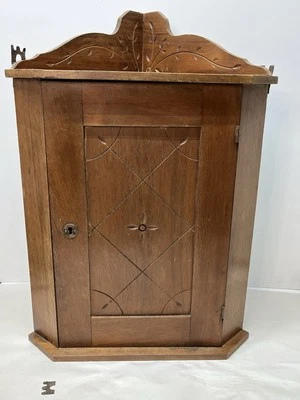 Armário de canto suspenso vitoriano Eastlake final do século XIX 19 h x 13 w - Imagem 1 de 4