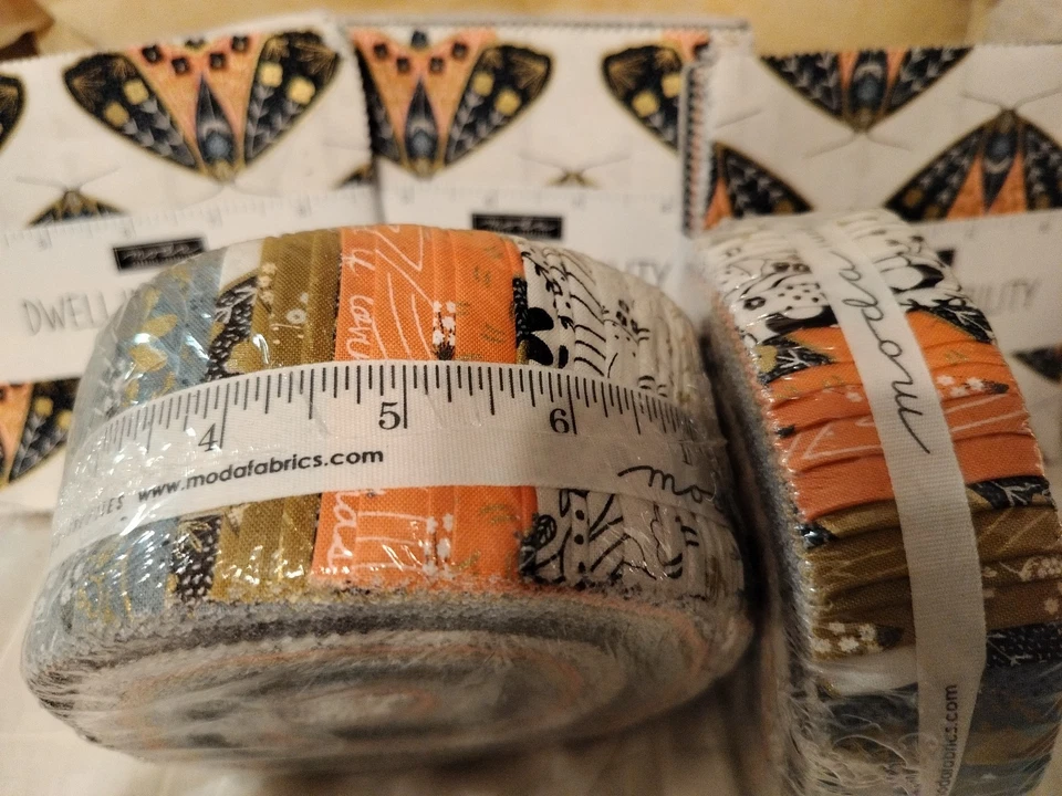 MODA面料“Dwell In Possibility”果冻卷、蜂蜜面包和3个小饰品包 — 第 1/4 张图片