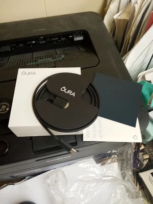 Oura Heritage Gen3 Ring Size 10 Black With Charger - Image 1 of 4