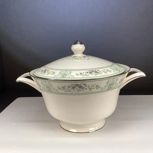Wedgwood AGINCOURT 8,5"W bedeckt pflanzlich grüner Rand weißer Sockel floral platin - Bild 1 von 19