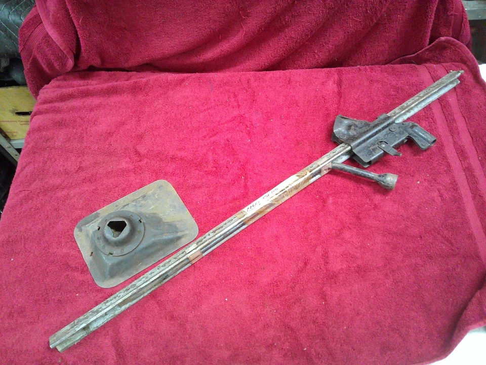 1960 OLDSMOBILE BUMPER JACK  TIRE IRON DYNAMIC 98 88 - Image 1 of 4