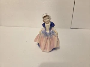 Royal Doulton Figurine - Dinky Do - H.N. 1678 - 4 3/4" - Made In England - Picture 1 of 3