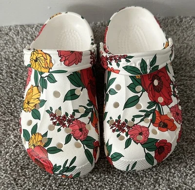 Zueco floral Crocs multicolor talla 7 para mujer  Foto 1 de 4