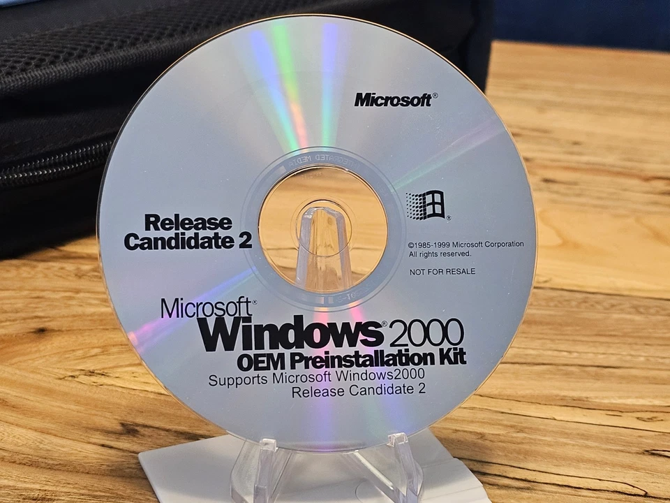 ULTRA RARE: Microsoft Windows 2000 OPK (OEM Preinstallation Kit) RC2 - Image 1 of 1