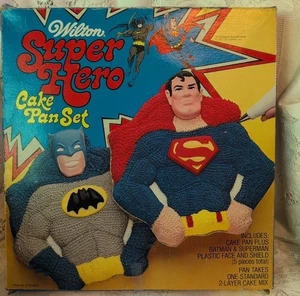 1977 Wilton Super Hero Cake Pan Set Batman Superman DC Comics Baking Tin Mold - Picture 1 of 12