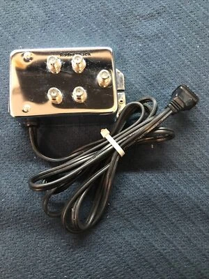 Radio Shack No.15-1119  4 Way Distribution Amplifier 50-400MHz - Image 1 of 3