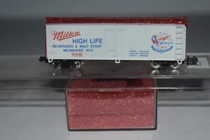 N Scale Con-Cor Miller high Life Beer 40' Single Door Reefer 93030 C51596 - Picture 1 of 2