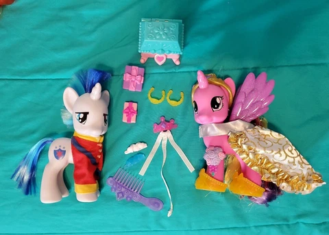 My Little Pony G4 PRINCESS CADANCE & SHINING ARMOR 2012 TARGET EXCLUSIVE! 💕 Cover