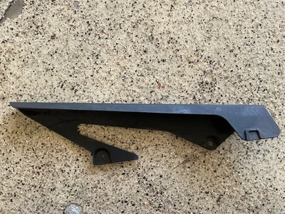 2009 Kawasaki Ninja 250R EX250J ЗАДНИЙ ПРИВОД ЦЕПЬ ЗАЩИТНЫЙ ЩИТОК - Изображение 1 из 4