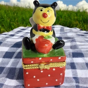 Vintage Keramik Hummel Schmuck Ring Box rot gepunktet aufklappbar 2,5" süß Geschenk - Bild 1 von 8