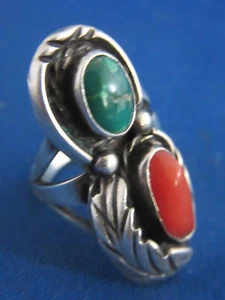 Vintage American South Western Sterling Silver Ring w/ green & Red stone sz 7.5 - Picture 1 of 5