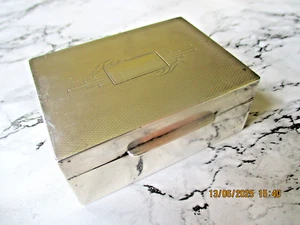 ART DECO SILBER ZIGARREN-/ZIGARETTENDOSE, GEPUNZT, MONOGRAMMIERT, 8,5 CM X 6,5 CM - Bild 1 von 9