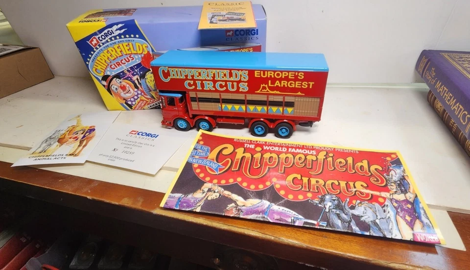 CORGI CLASSICS 97896 AEC POLE TRUCK & POSTER CHIPPERFIELDS CIRCUS 1/50 SCALE NIB - Image 1 of 4
