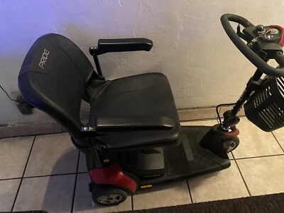 Scooter de movilidad Pride Mobility Go-Go Elite Traveller de 3 ruedas + llave + cargador Foto 1 de 4